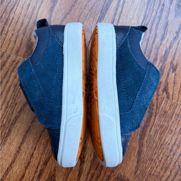 Ugg Rennon Low Sneakers Sz 6 - Picture 5 of 11